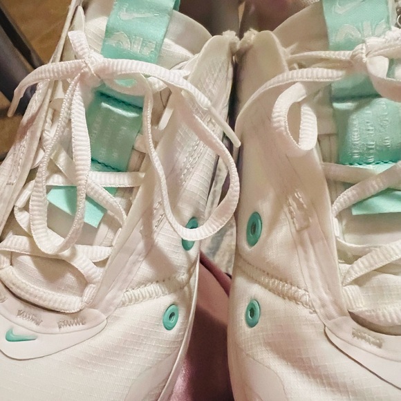 Nike Air Max Woman’s Sneakers in White and Mint - Picture 4 of 7